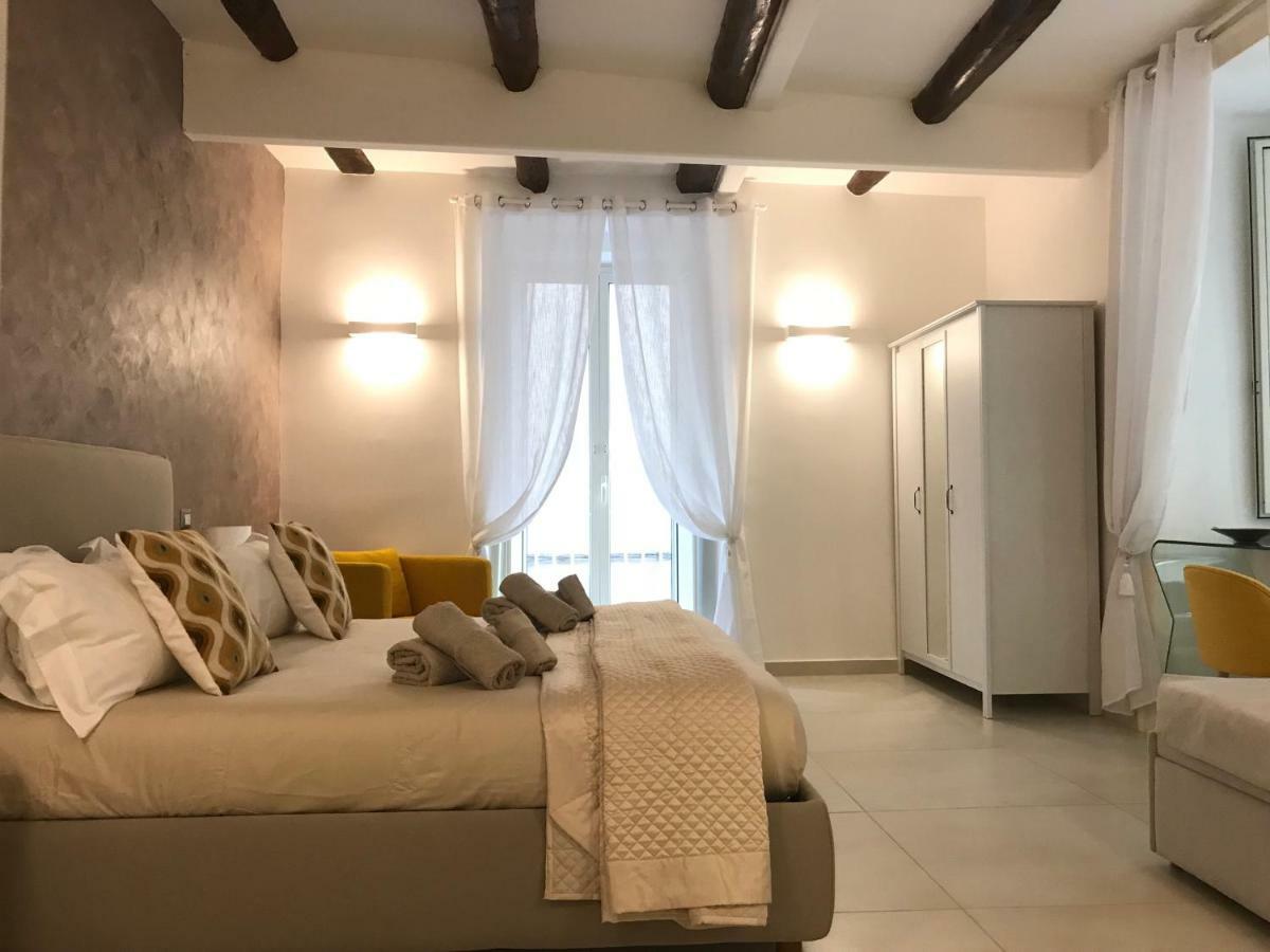 Napoli Plebiscito Apartment Nápoles Exterior foto